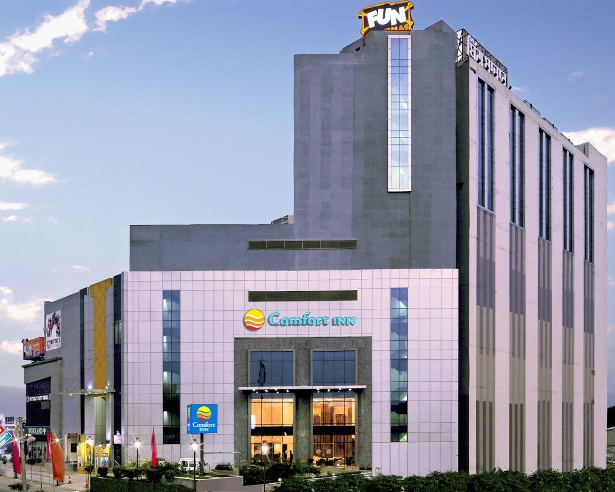 Comfort Inn Tulip Heights バティンダ エクステリア 写真